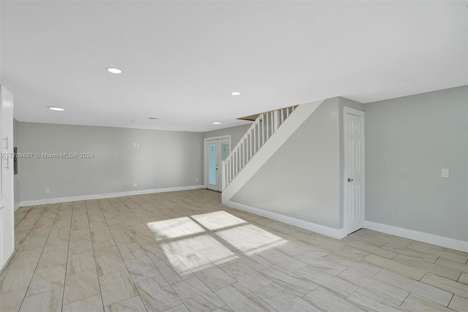 242 Southwest 9th Street, Unit 2 Dania Beach, FL 33004 - Photo 10 of 38
