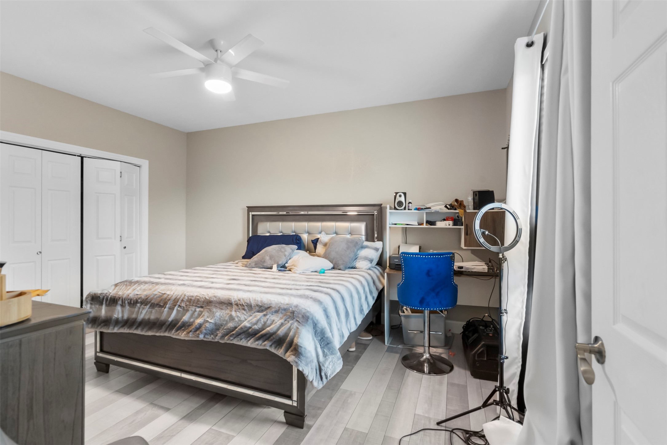 21502 Flint Trail Porter, TX 77365 - Photo 23 of 38 a bedroom with a bed and window