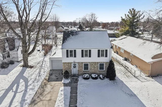 $414,900 | 108 4th Street, Waunakee, WI 53597