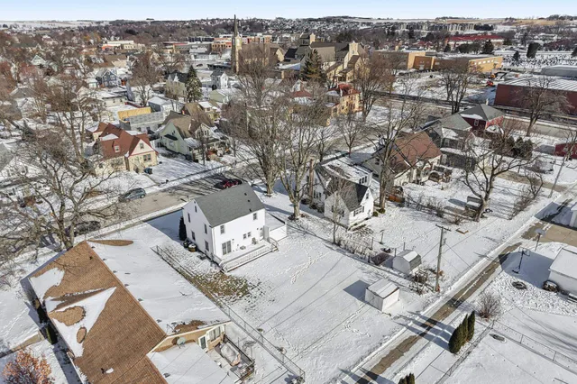 $414,900 | 108 4th Street, Waunakee, WI 53597