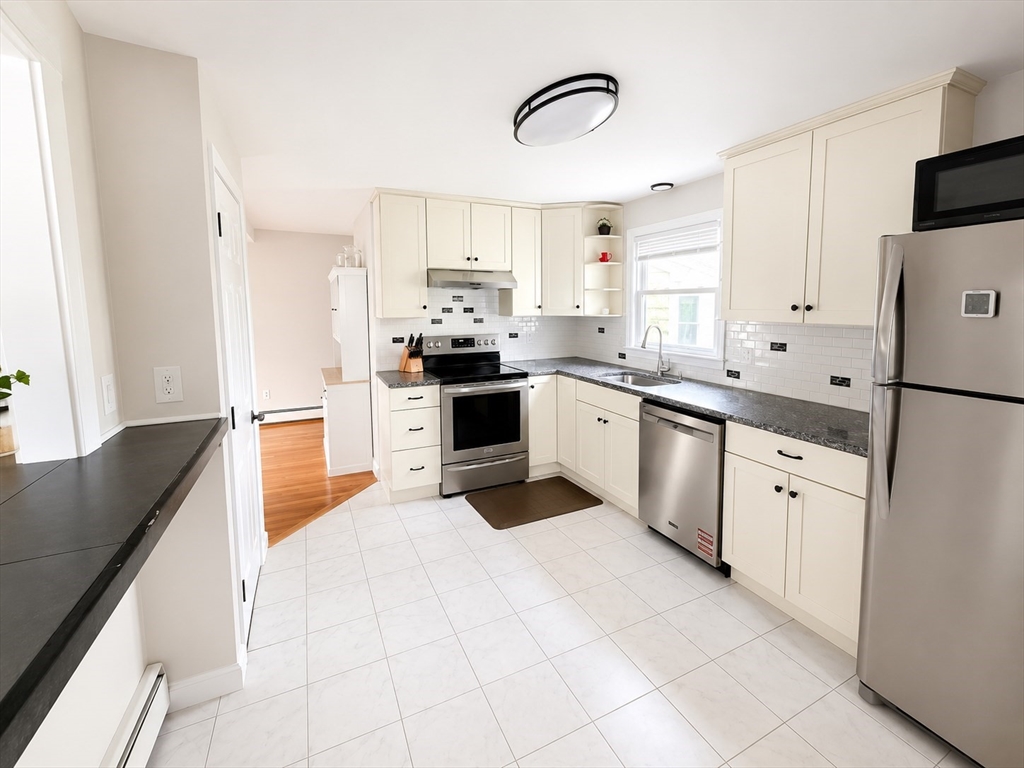 23 Acorn Street Scituate, MA 02066 - Photo 3 of 31