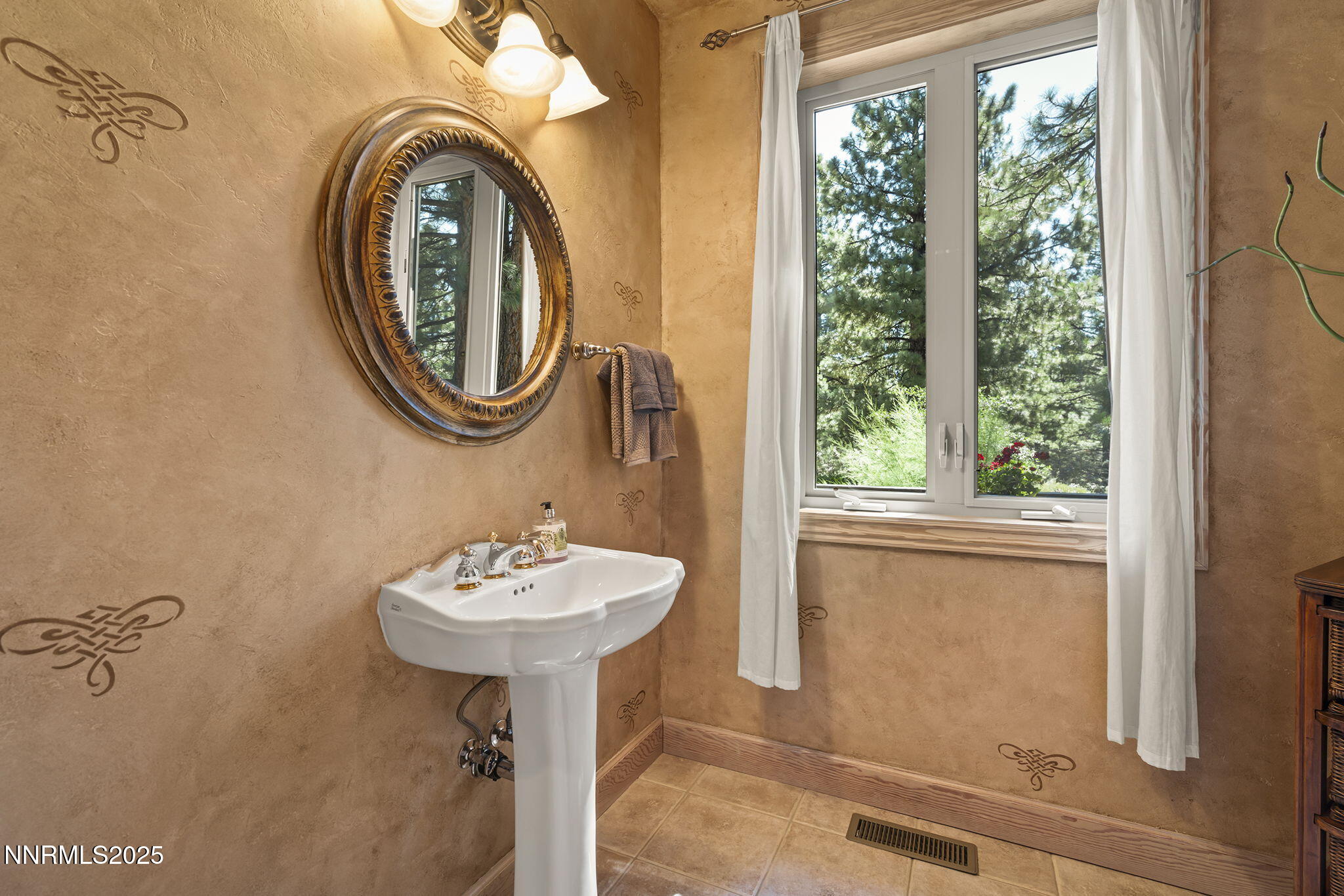 1690 Green Ash Drive Reno, NV 89511 - Photo 25 of 62 47-web-or-mls-_DSC6958