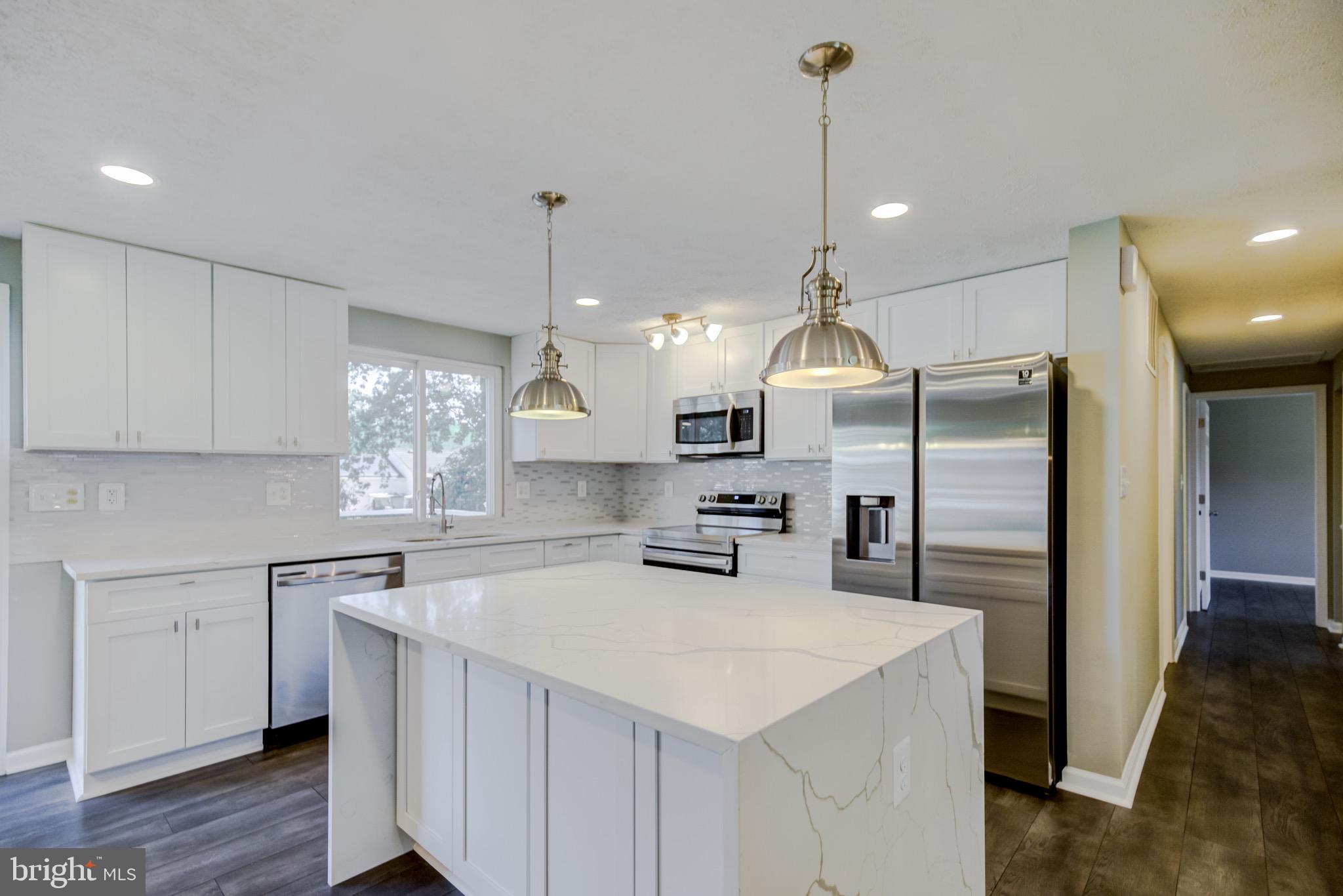 7007 Bedrock Road Alexandria, VA 22306 - Photo 8 of 42 Gallery Image 8
