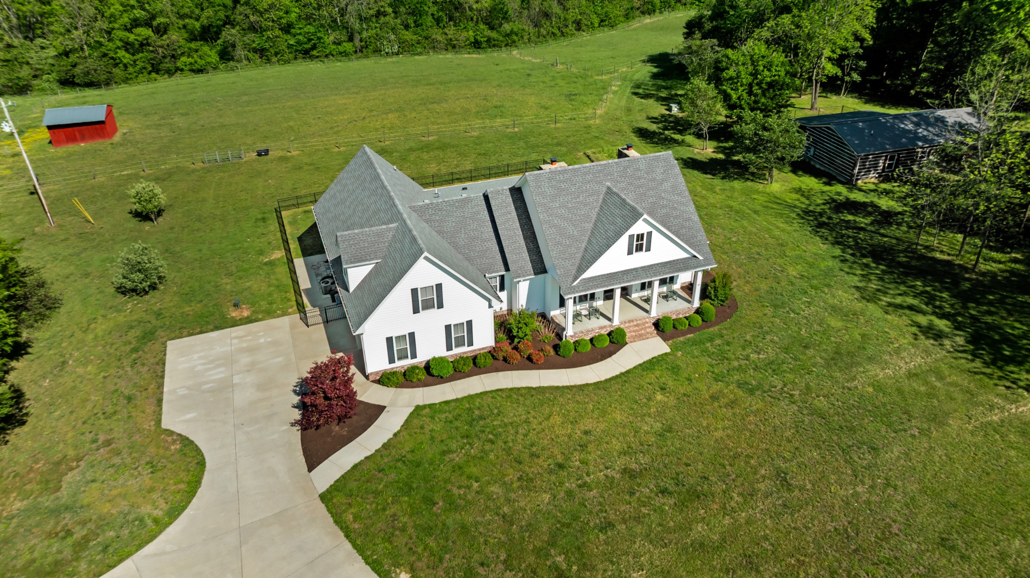 9043 Cross Plains Road White House, TN 37188 - Photo 2 of 52