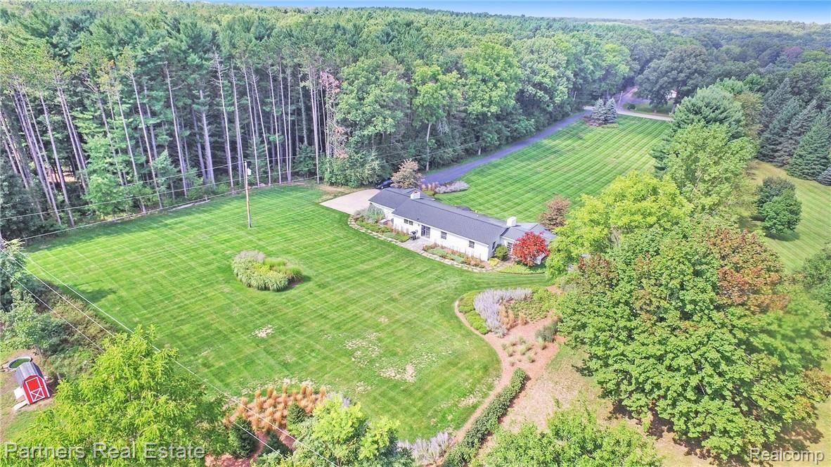 3475 Patterson Lk Road Pinckney, MI 48169 - Photo 4 of 40 DJI_0029.jpg