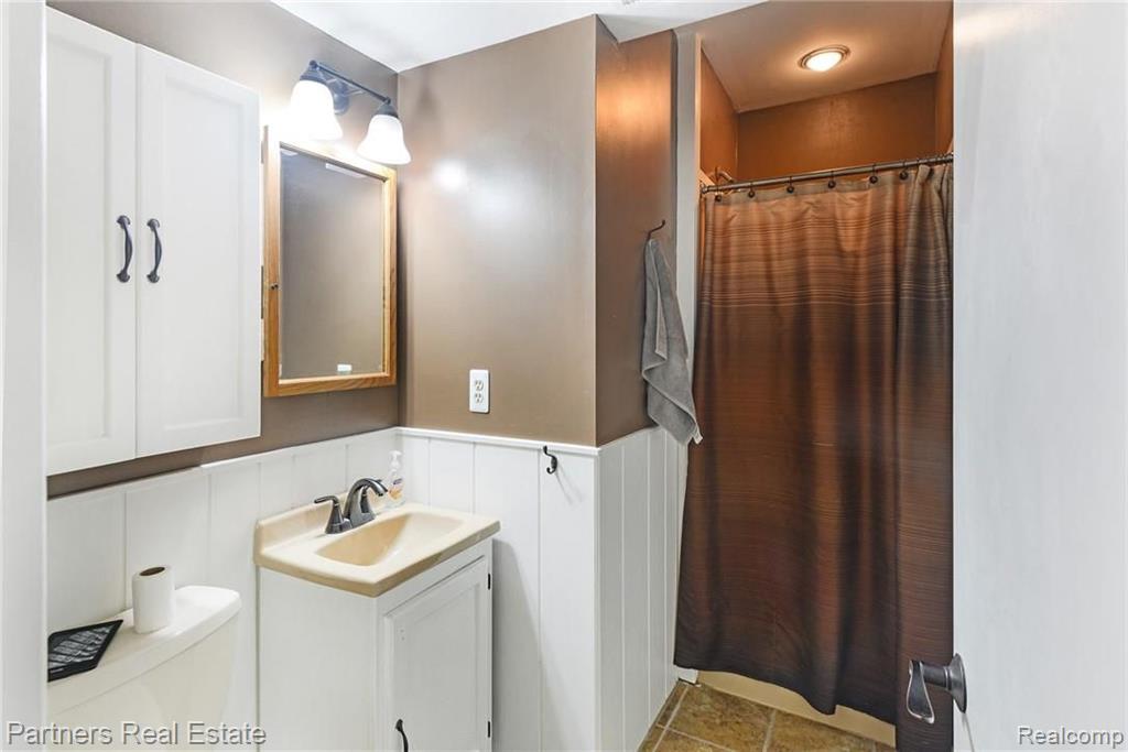 1411 Henderson Road Howell, MI 48855 - Photo 22 of 29