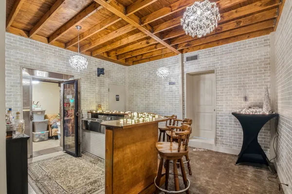 $520,000 | 207 West Grand Avenue, Yoakum, TX 77995