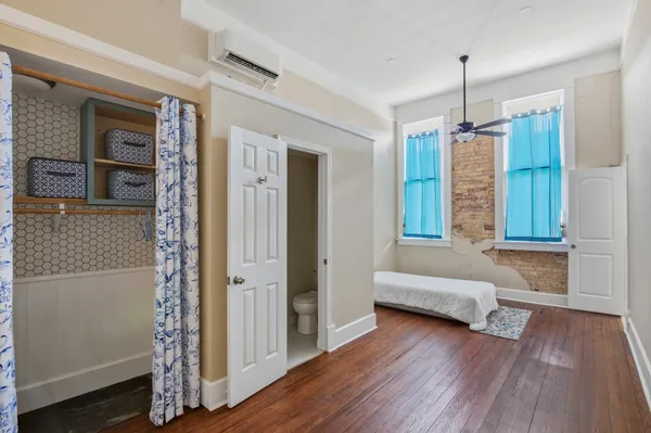 $520,000 | 207 West Grand Avenue, Yoakum, TX 77995