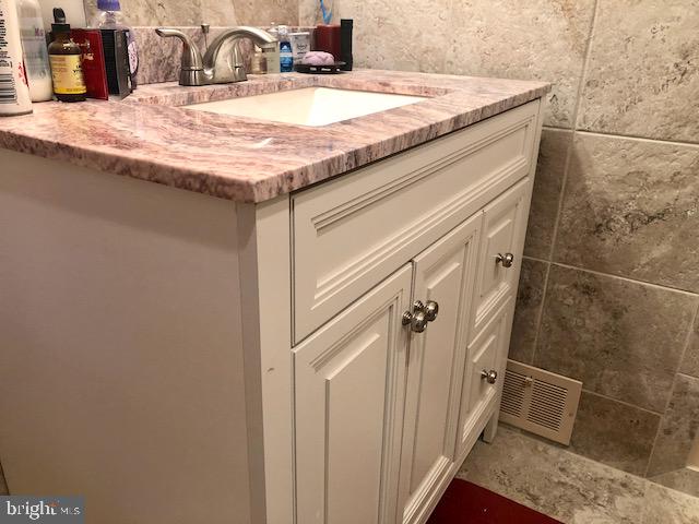 142 Church Road Elkins Park, PA 19027 - Photo 73 of 108 Master bathroom
