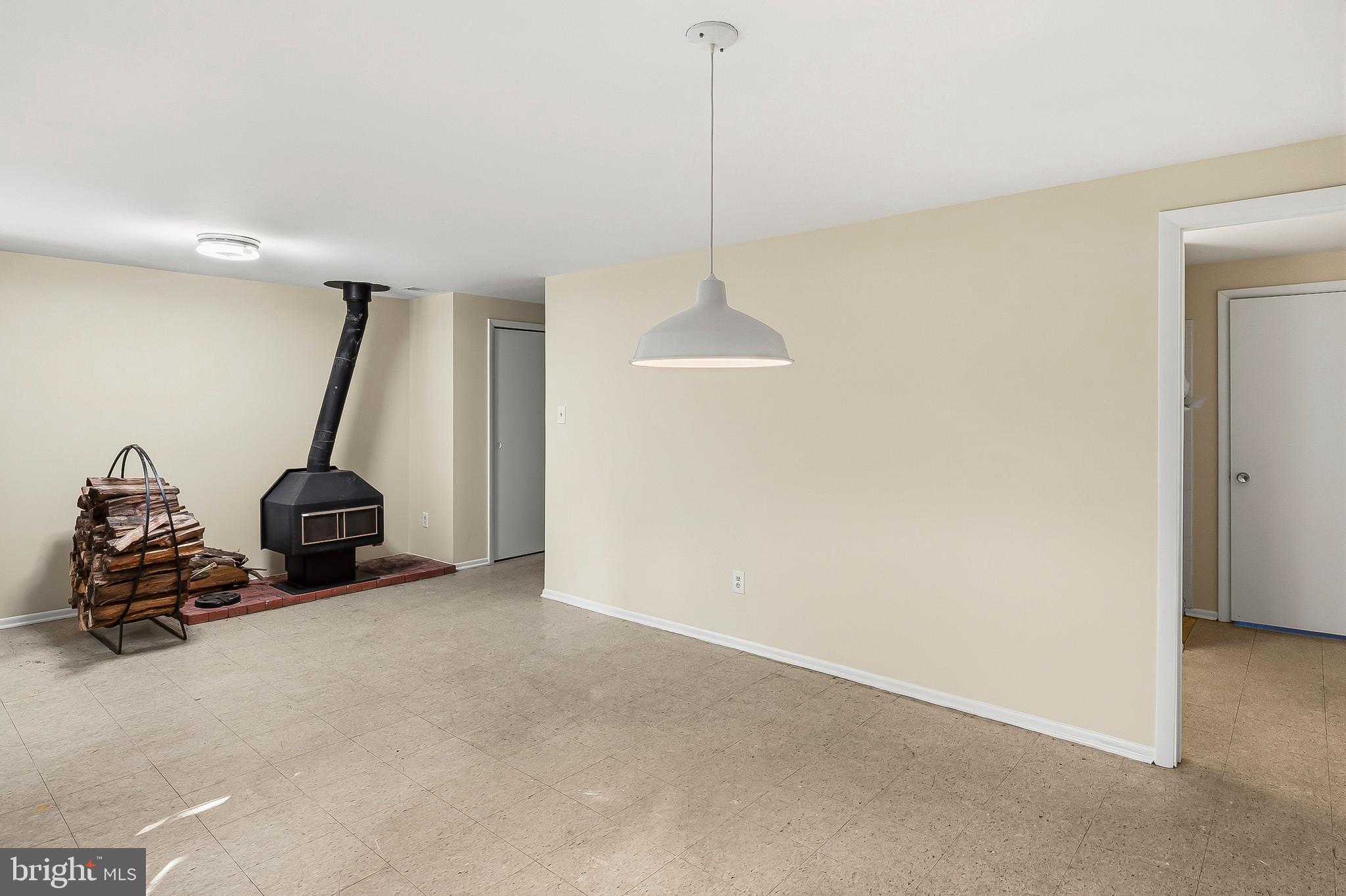 7454 Sea Change Columbia, MD 21045 - Photo 27 of 36 Family Room (alt vieew)