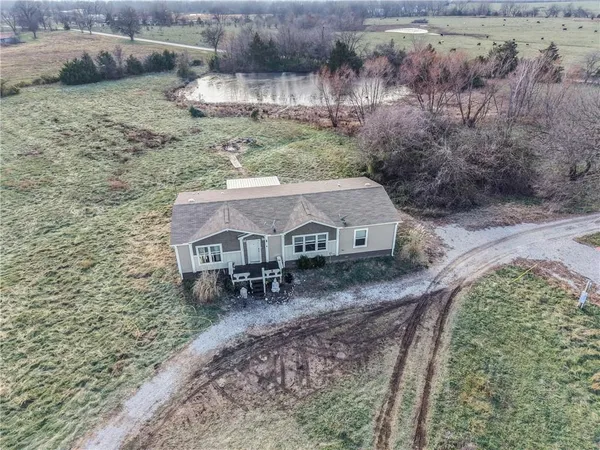 302 Southeast 901 Road, Clinton, MO 64735