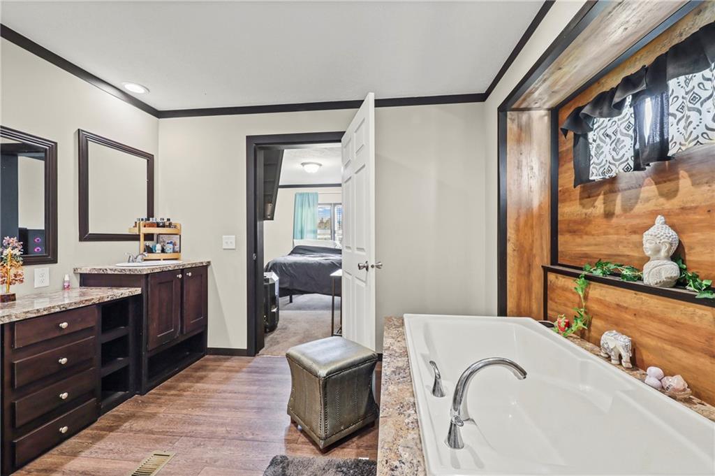 302 Southeast 901 Road Clinton, MO 64735 - Photo 20 of 32