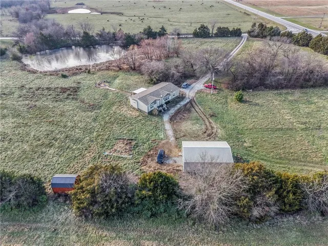 $299,900 | 302 Southeast 901 Road, Clinton, MO 64735