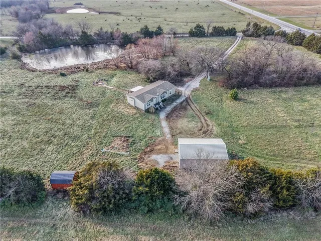 $299,900 | 302 Southeast 901 Road, Clinton, MO 64735