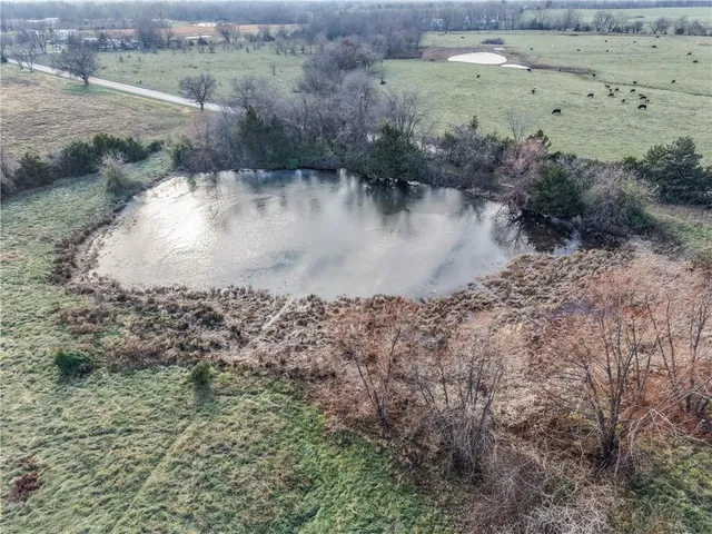 $299,900 | 302 Southeast 901 Road, Clinton, MO 64735