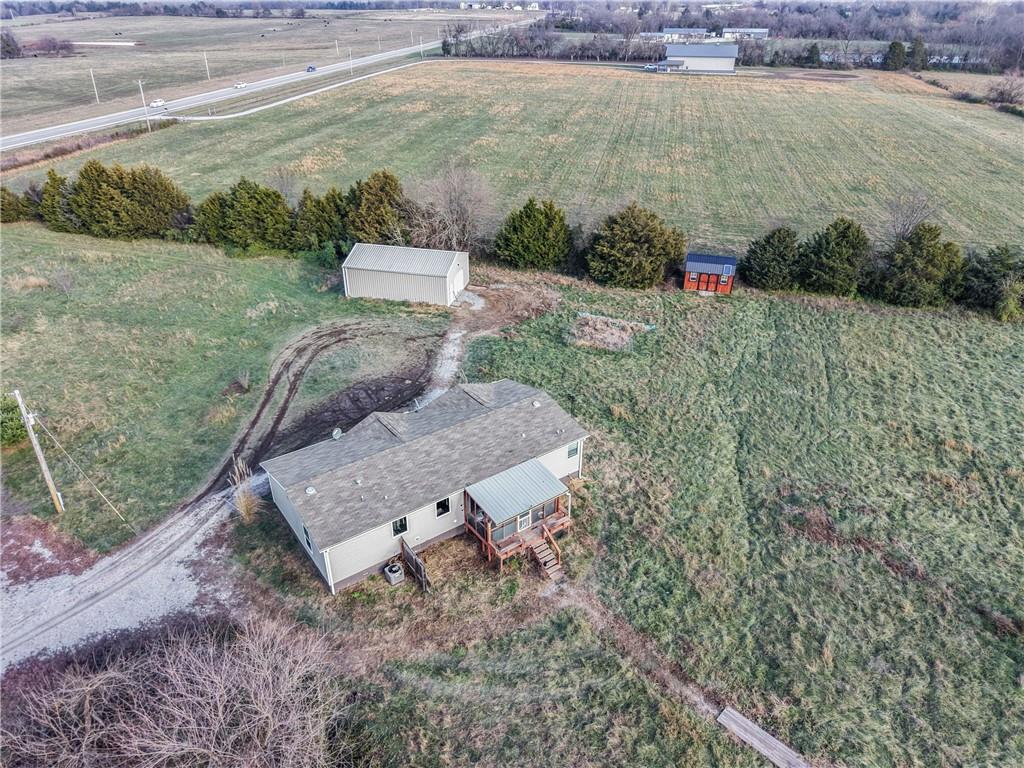 302 Southeast 901 Road Clinton, MO 64735 - Photo 6 of 32