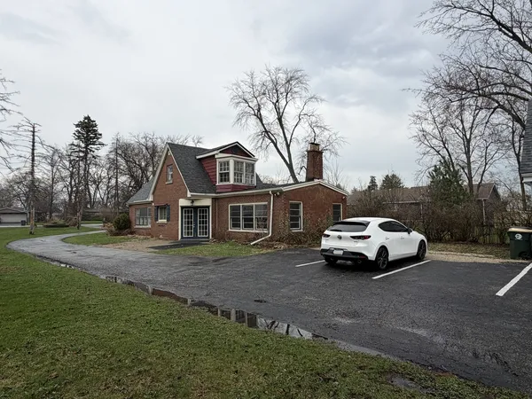 $2,800 | 1009 61st Street, La Grange Highlands, IL 60525