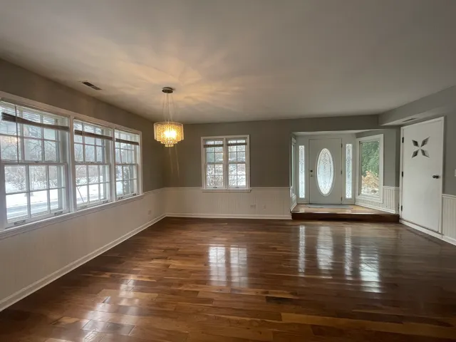 $3,000 | 1009 61st Street, La Grange, IL 60525