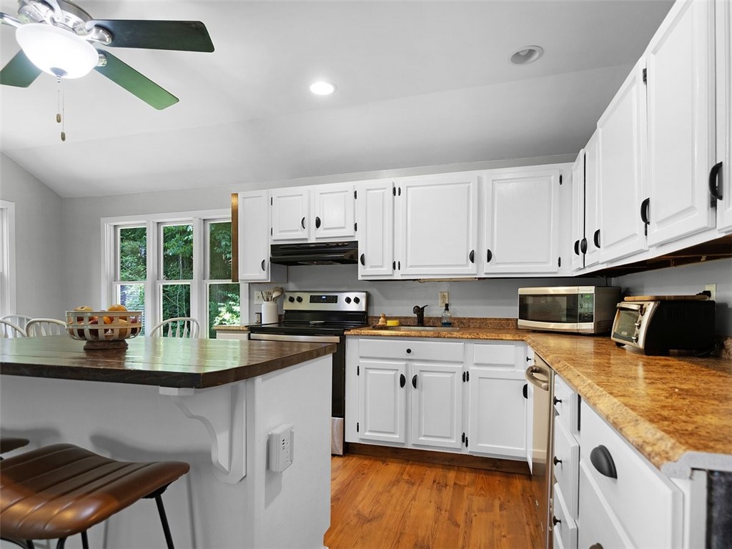 4246 East Williamson Road Marion, NY 14505 - Photo 12 of 38