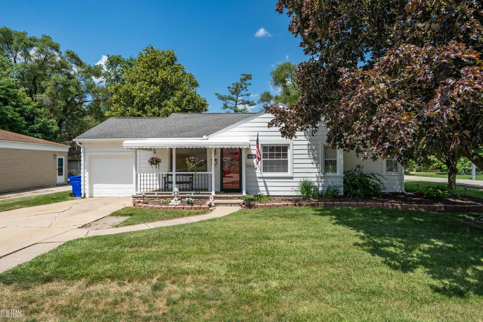 16145 East 14 Mile Road Fraser, MI 48026 - Photo 1 of 21 50180547-9260f8a9-2e56-4d43-841e-faa74386dda2.JPG