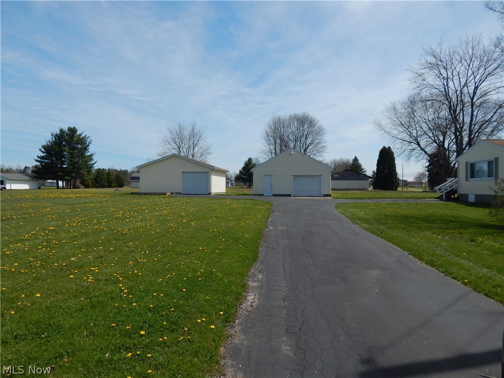 4282 Ridge Road Cortland, OH 44410 - Photo 4 of 33 Gallery Image 4