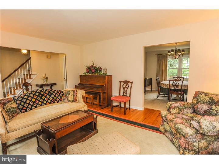 7 Valley Creek Road Malvern, PA 19355 - Photo 3 of 25 Living Room