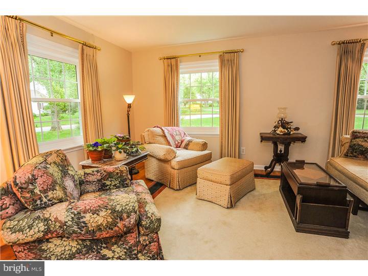 7 Valley Creek Road Malvern, PA 19355 - Photo 4 of 25 Living Room