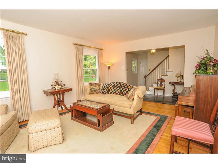 7 Valley Creek Road Malvern, PA 19355 - Photo 5 of 25 Living Room
