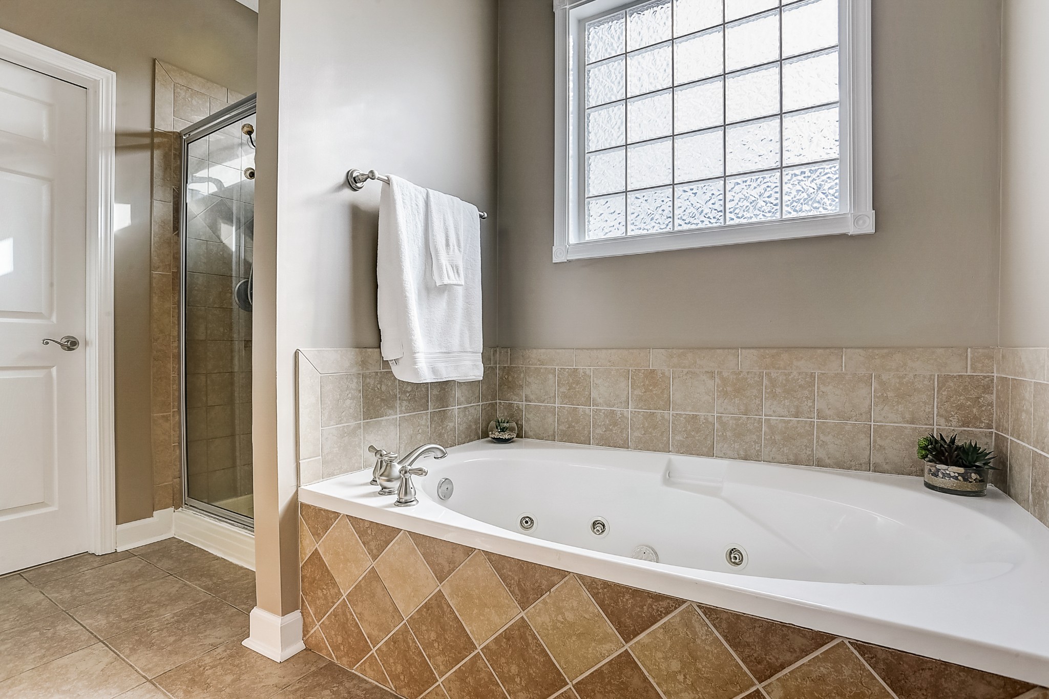 3947 Rowland Road Murfreesboro, TN 37128 - Photo 27 of 50 a bathroom with a bathtub and a shower