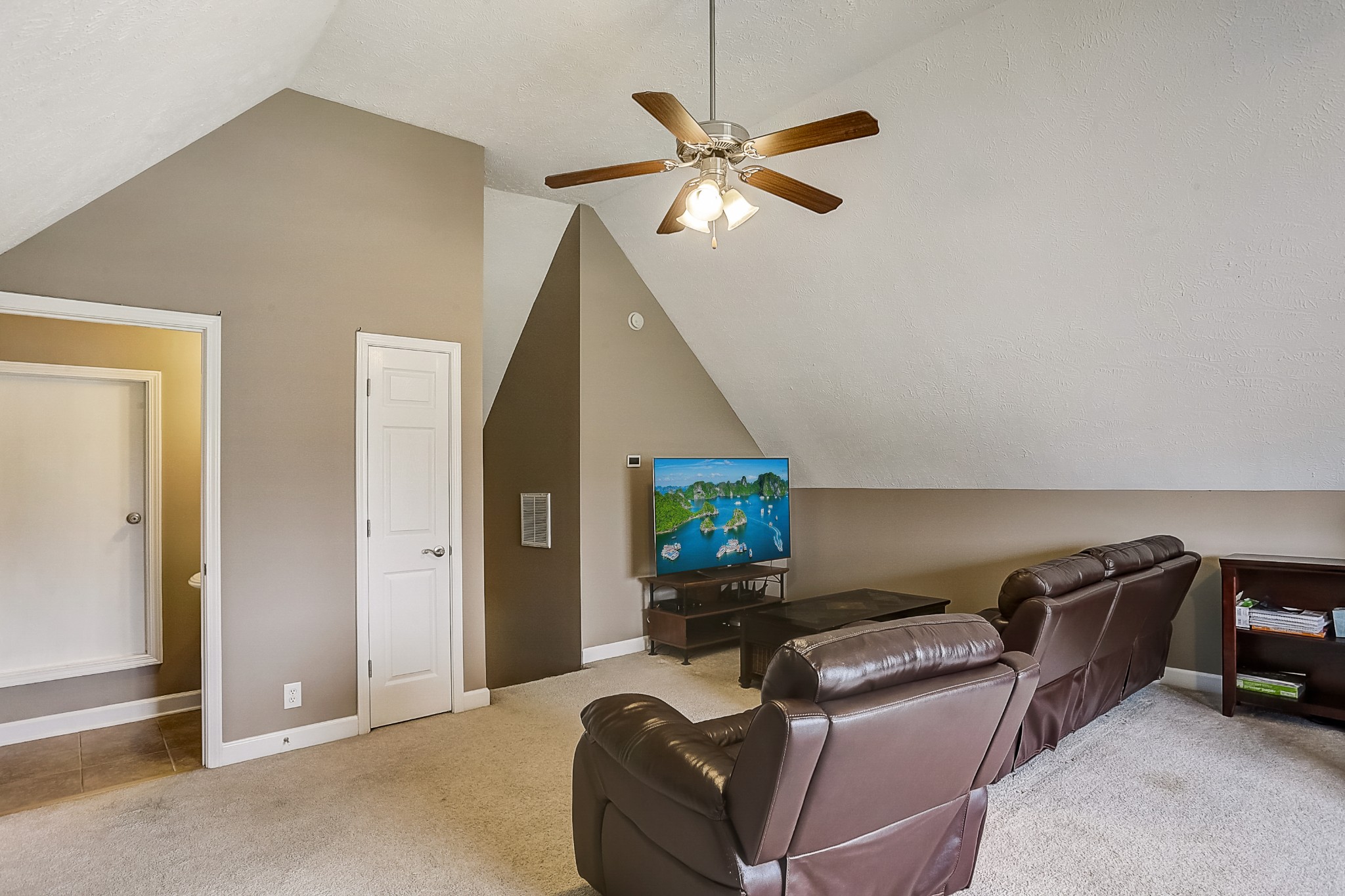 3947 Rowland Road Murfreesboro, TN 37128 - Photo 31 of 50 a living room with furniture