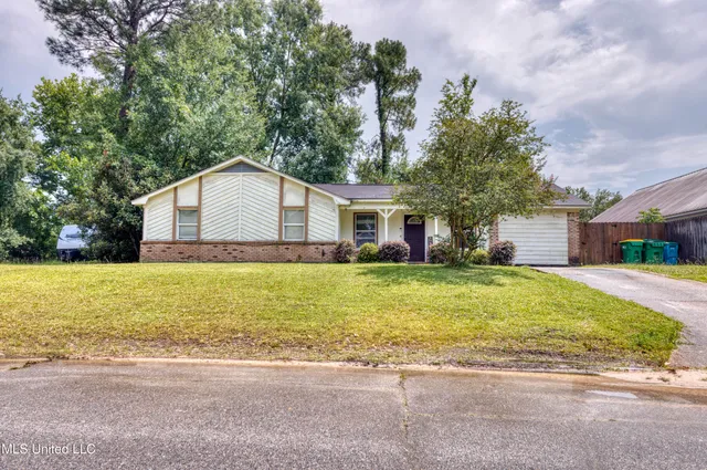 $185,000 | 12513 Canterbury Drive West, Ocean Springs, MS 39564