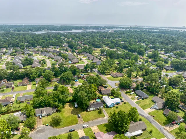 $185,000 | 12513 Canterbury Drive West, Ocean Springs, MS 39564