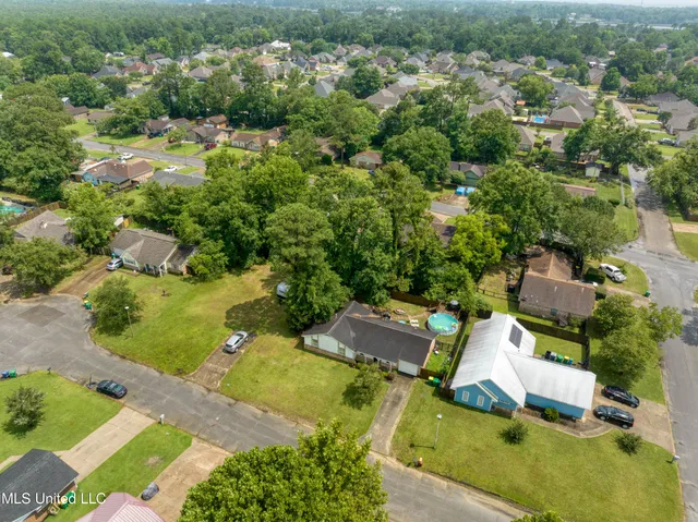 $185,000 | 12513 Canterbury Drive West, Ocean Springs, MS 39564