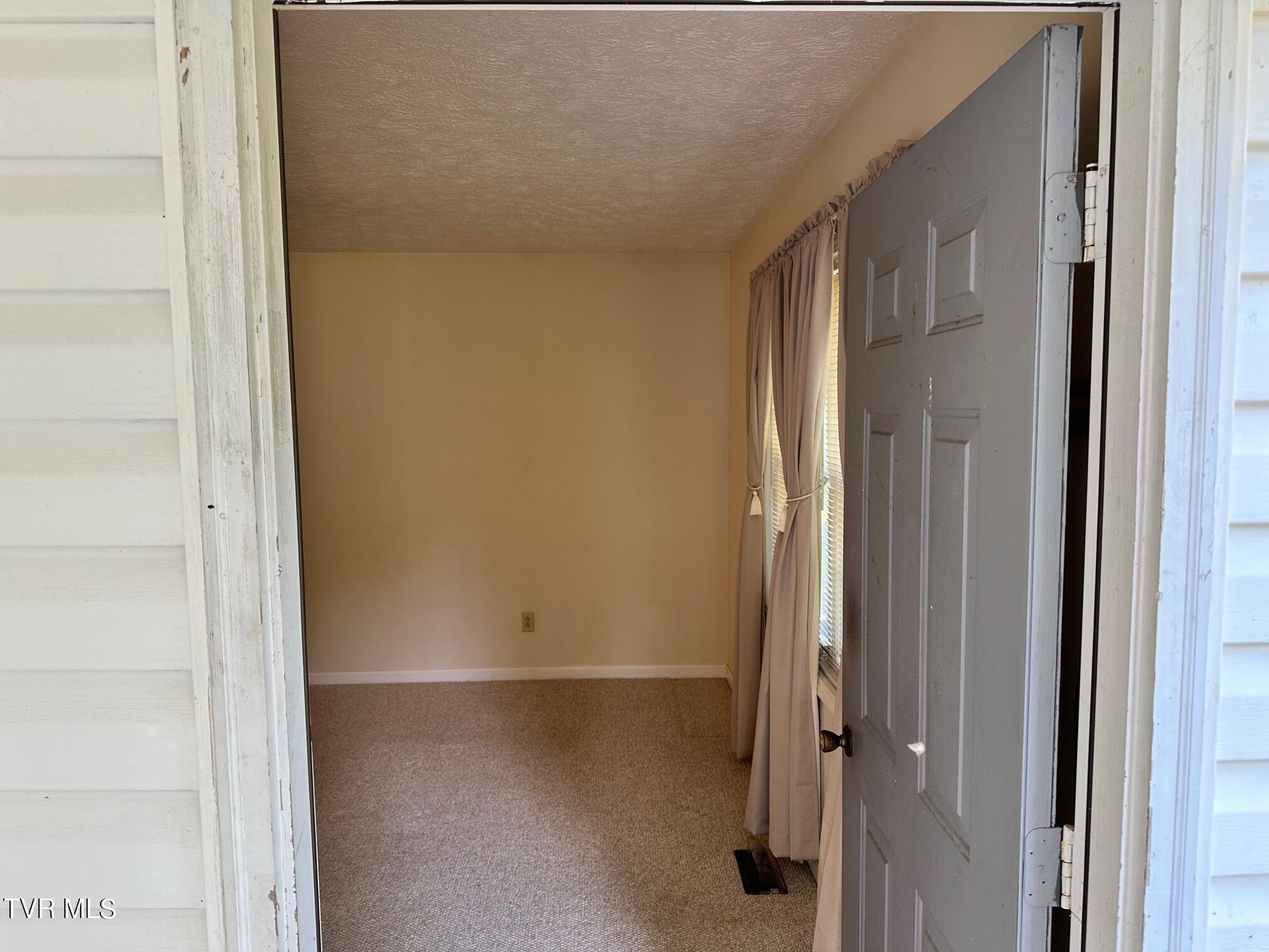 1006 Rocky Ridge Road Johnson City, TN 37601 - Photo 5 of 17 5