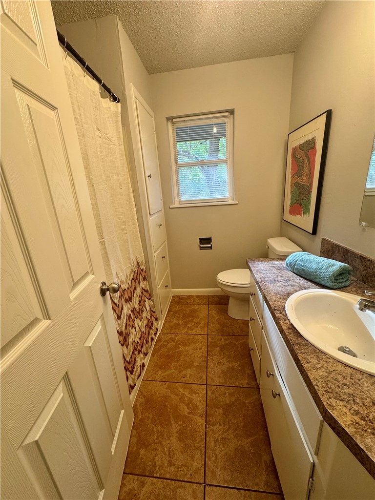 204 Kennan Street Prairie Grove, AR 72753 - Photo 13 of 17 Guest Bathroom