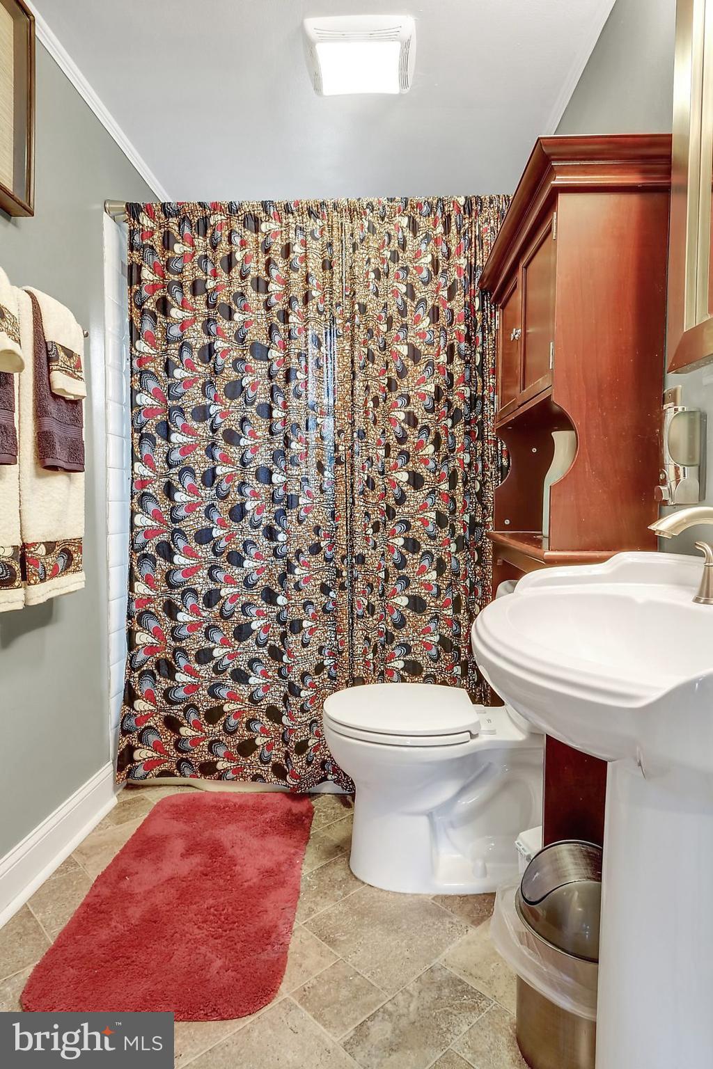 2820 Topaz Road Baltimore, MD 21234 - Photo 15 of 30 Bath