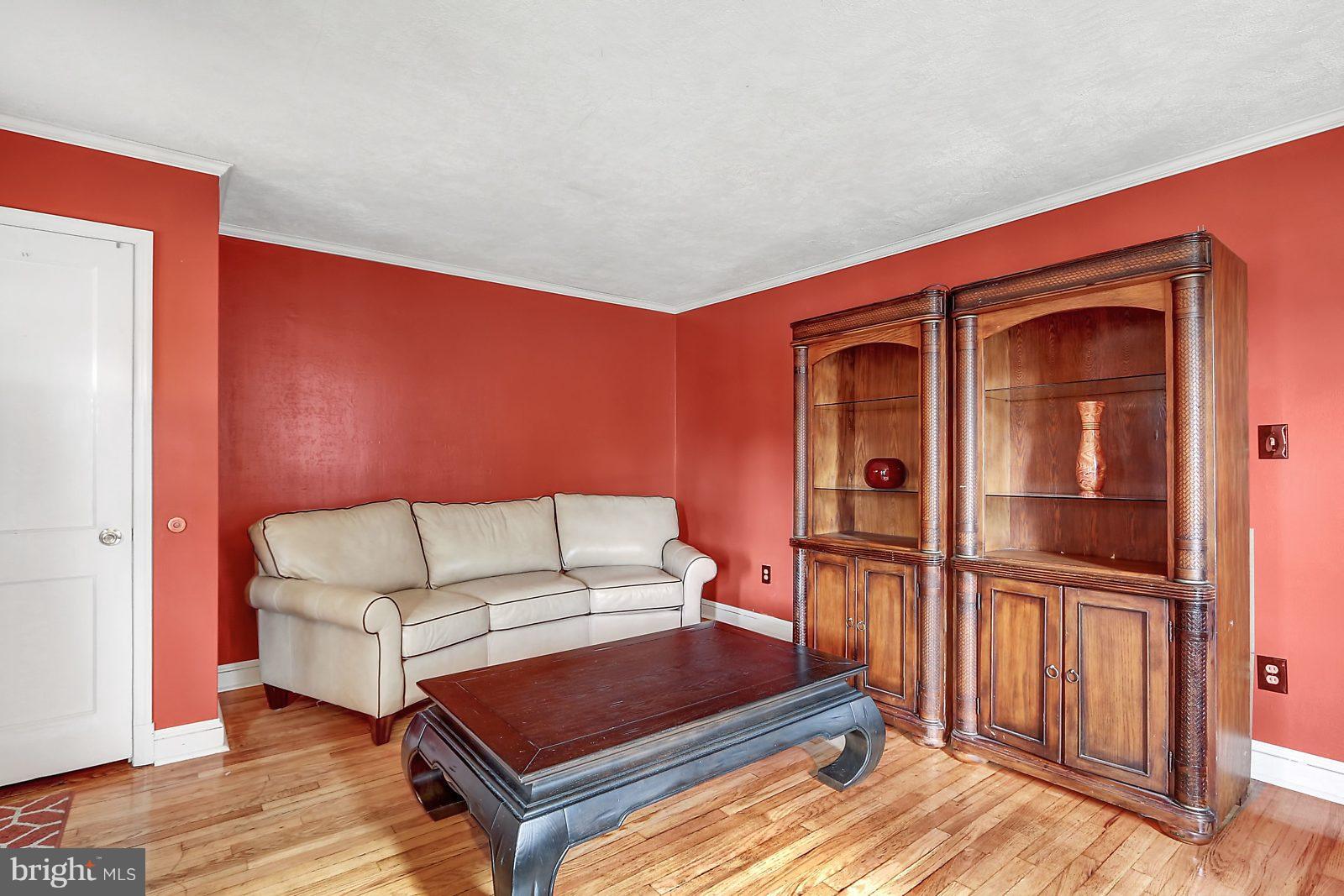 2820 Topaz Road Baltimore, MD 21234 - Photo 3 of 30 Living Room