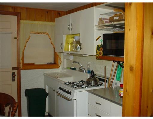 35 Colony Road Readfield, ME 04355 - Photo 4 of 14 Kitchen.
