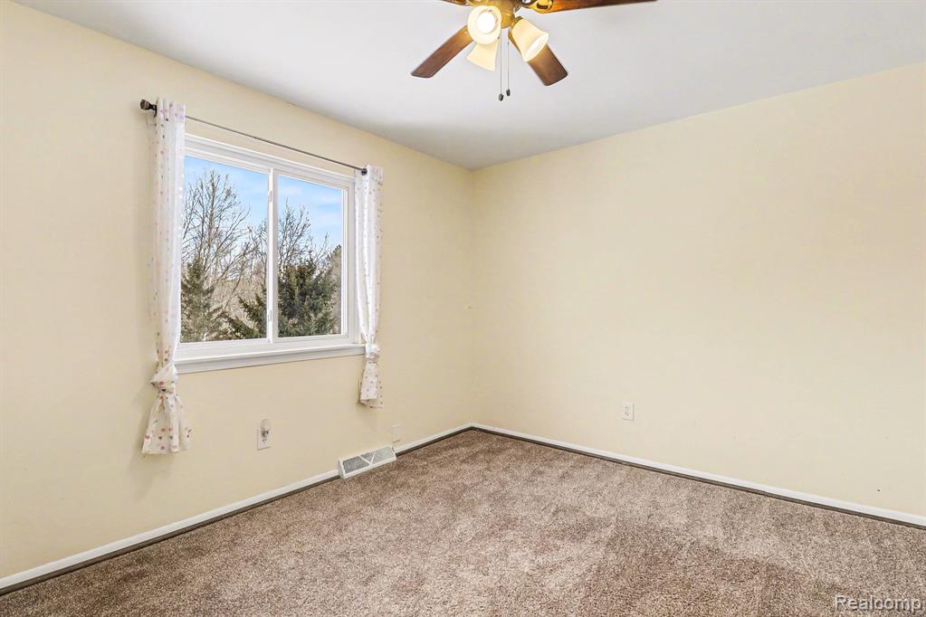 205 Gerst Road Leonard, MI 48367 - Photo 12 of 23