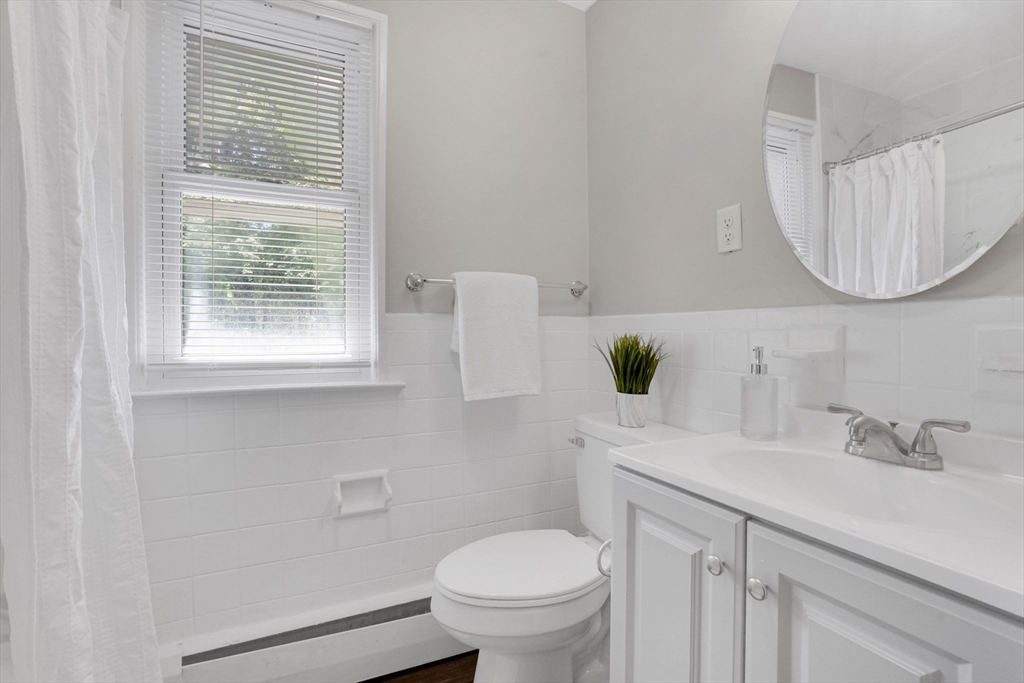 85 Bircham Street Springfield, MA 01104 - Photo 15 of 33