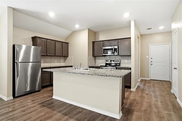 $1,975 | 2603 Hutchins Drive, Seagoville, TX 75159