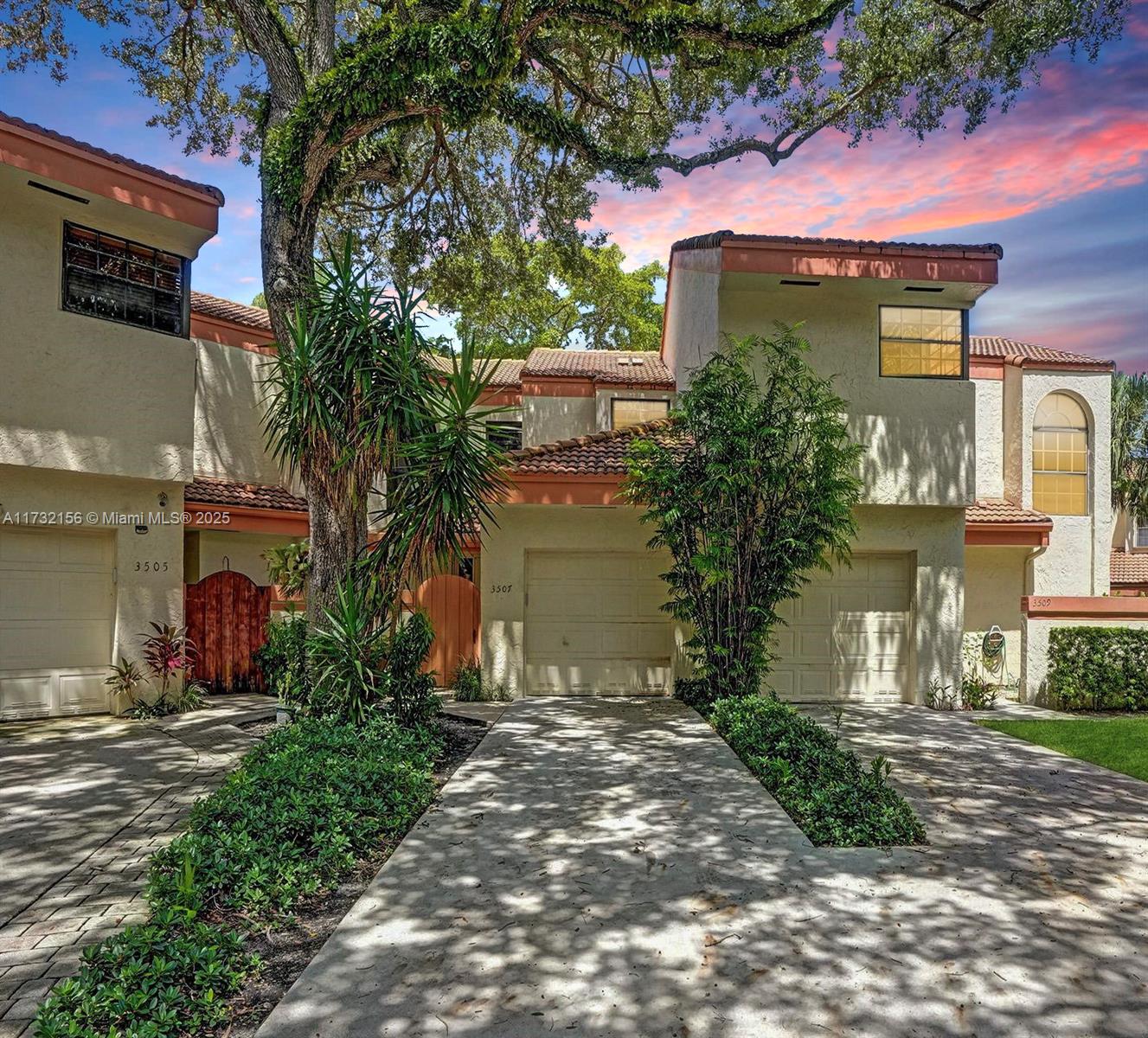 3507 Green Leaf Circle, Unit 2004 Hollywood, FL 33021 - Photo 33 of 33 a front view of a house with a yard