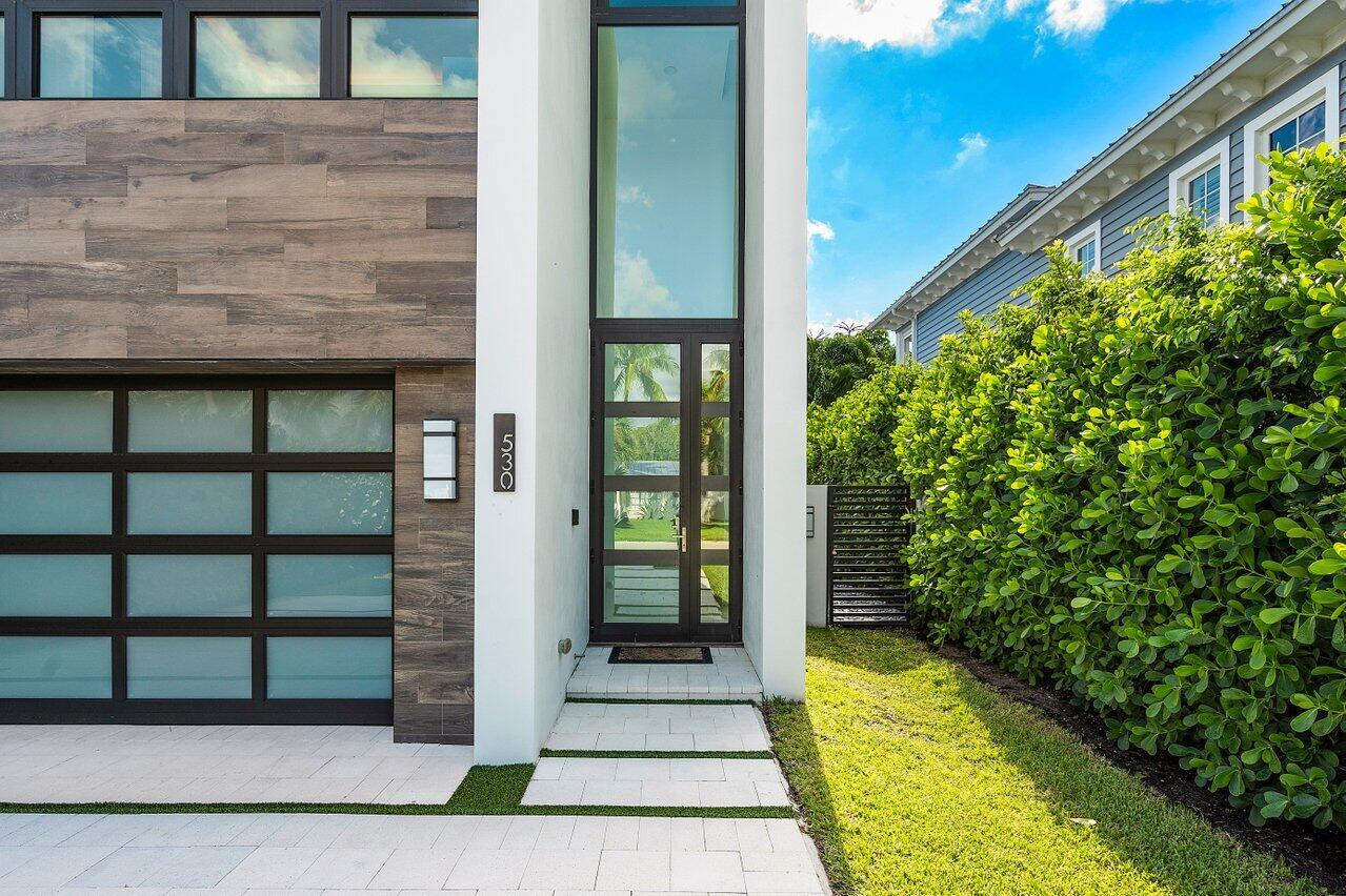 530 Northeast Wavecrest Way, Unit SOUTH Boca Raton, FL 33432 - Photo 4 of 46 004-530NortheastWavecrestWay-BocaRaton-F