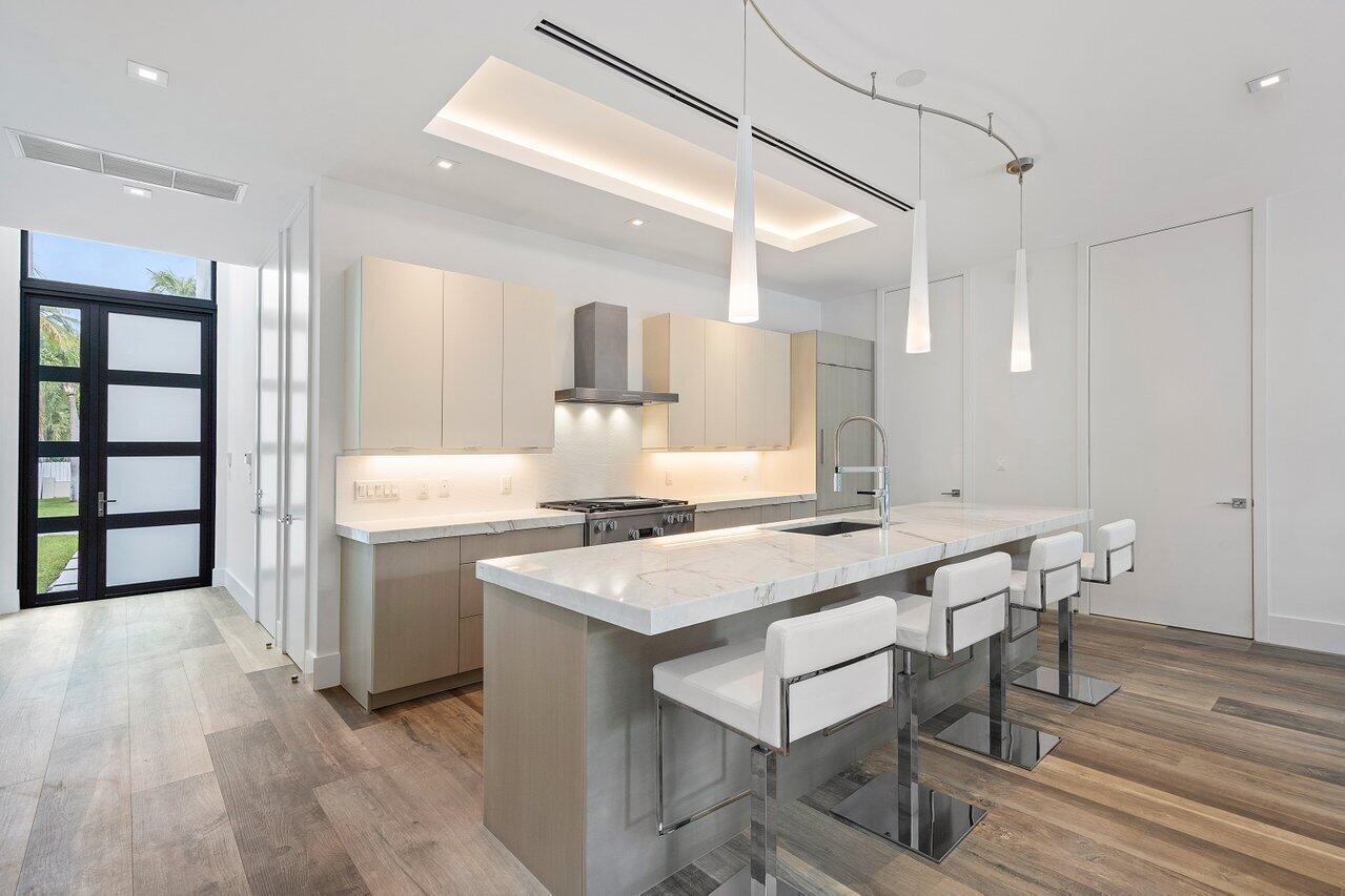 530 Northeast Wavecrest Way, Unit SOUTH Boca Raton, FL 33432 - Photo 8 of 46 008-530NortheastWavecrestWay-BocaRaton-F