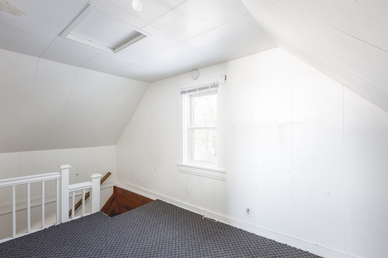 4020 Hilltop Road Grawn, MI 49637 - Photo 9 of 26 1858253-8.JPG