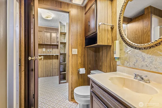 a view of a closet area