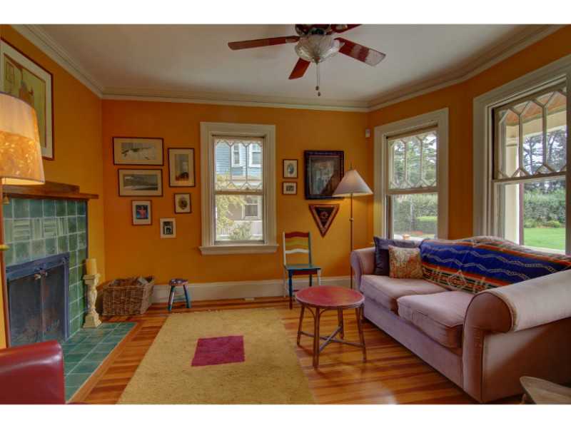 11 Kensington Road Cranston, RI 02905 - Photo 20 of 23 Living Room.