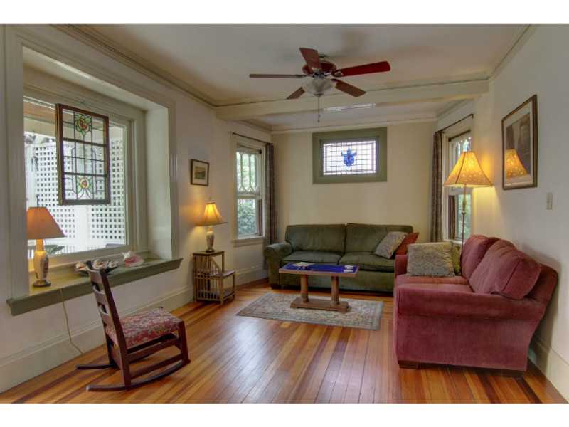 11 Kensington Road Cranston, RI 02905 - Photo 4 of 23 Living Room.