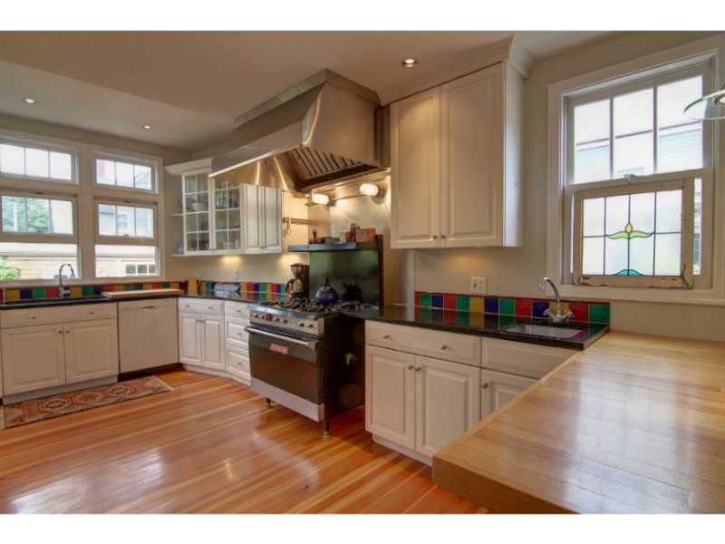 11 Kensington Road Cranston, RI 02905 - Photo 6 of 23 Kitchen.