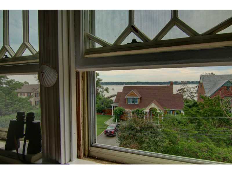 11 Kensington Road Cranston, RI 02905 - Photo 10 of 23 View.